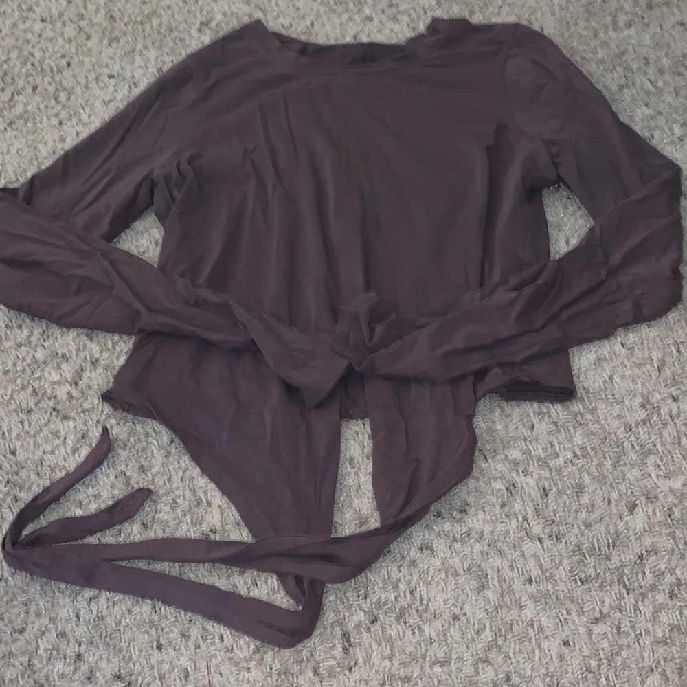 Lululemon wrap around shirt size 4